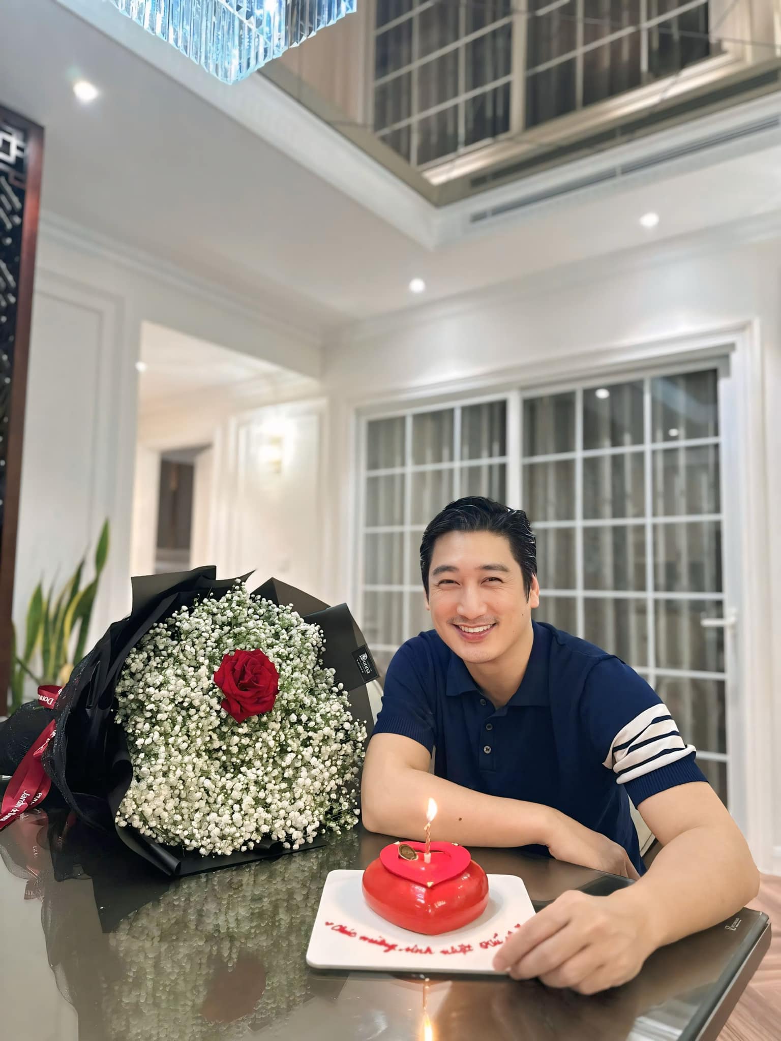 Nam NSƯT U50 muốn cưới vợ lần 3, sống với mỹ nhân kém 7 tuổi trong căn nhà 14 tỷ ở đường Nguyễn Trãi