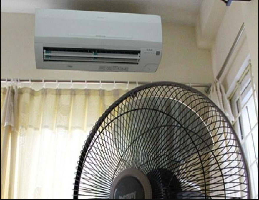 Theo các chuyên gia cũng như các nhà sản xuất và phân phối, muốn biết đâu là thiết bị tiêu tốn nhiều điện năng hơn, phải nhìn vào công suất của thiết bị. (Ảnh: Điện máy xanh)