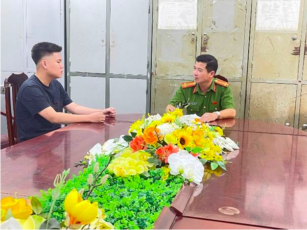 Trần Bình Minh làm việc với công an. Ảnh: Công an Hà Nội