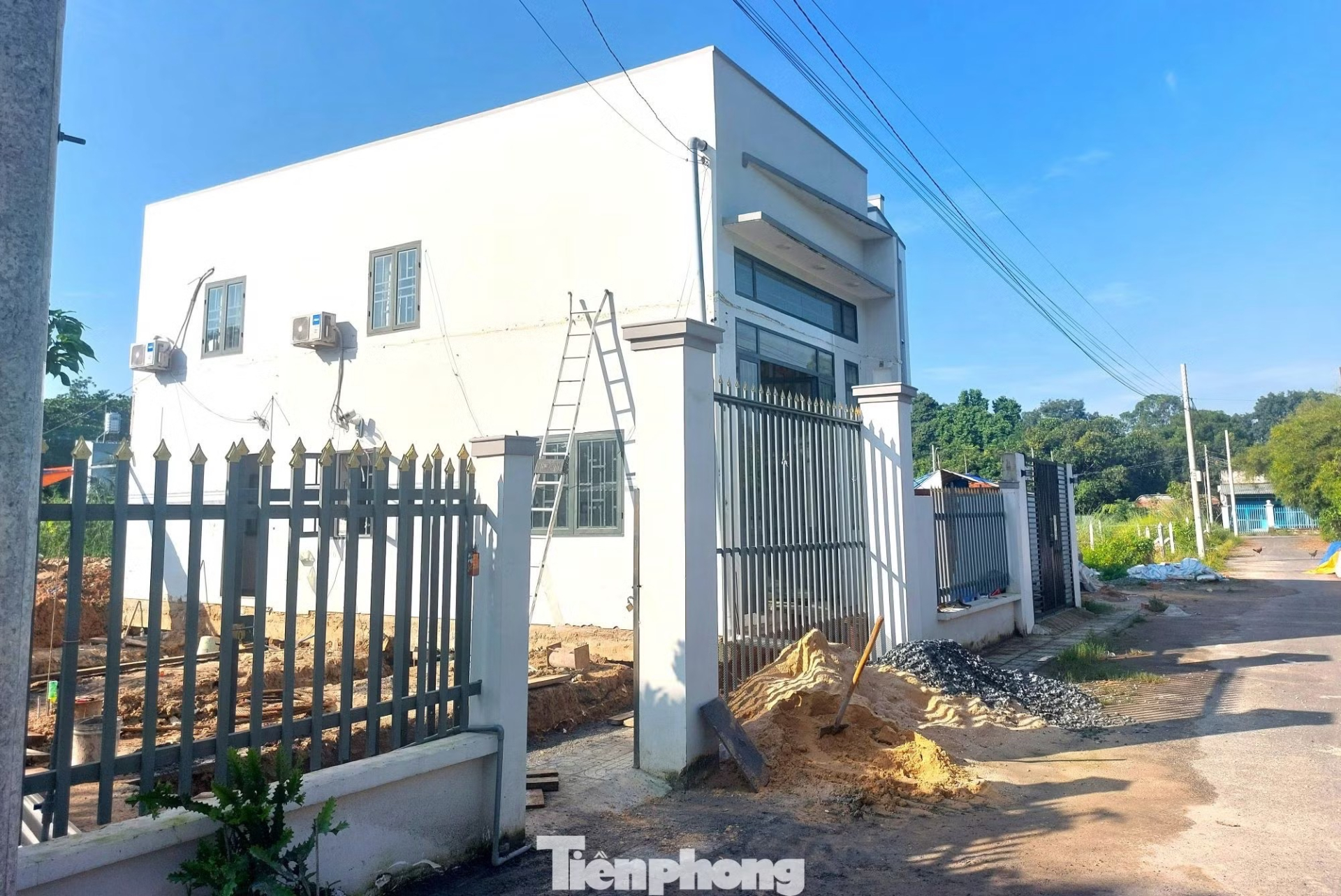 Ngôi nhà của anh T. xây nhầm trên đất của chị Võ Thu Thảo được