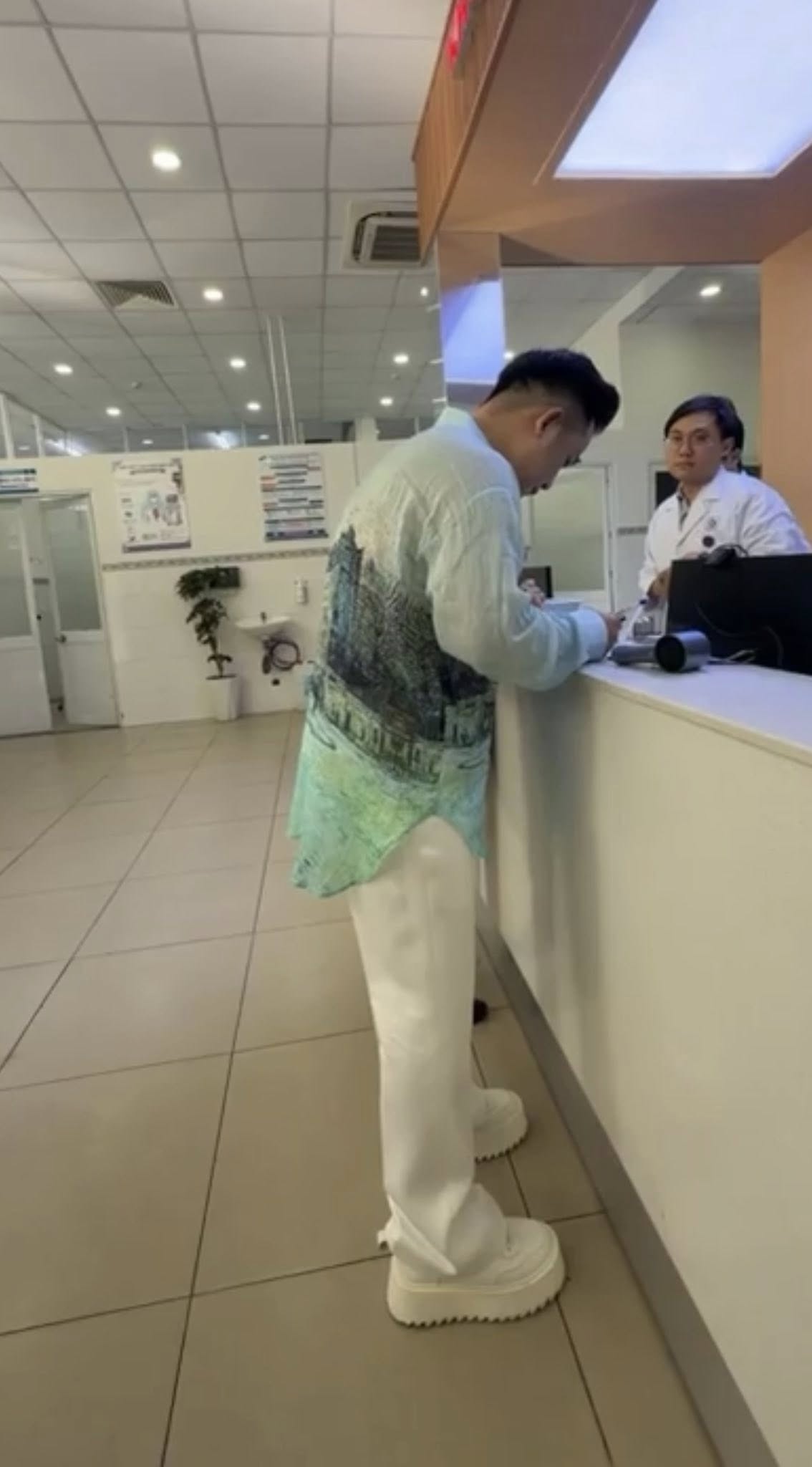 Quách Tuấn Du theo sát Ngọc Sơn.