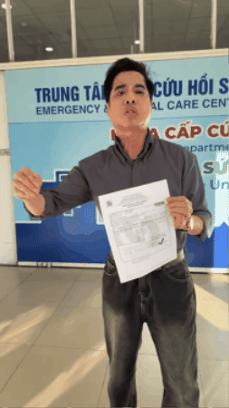 Ngọc Sơn hát.