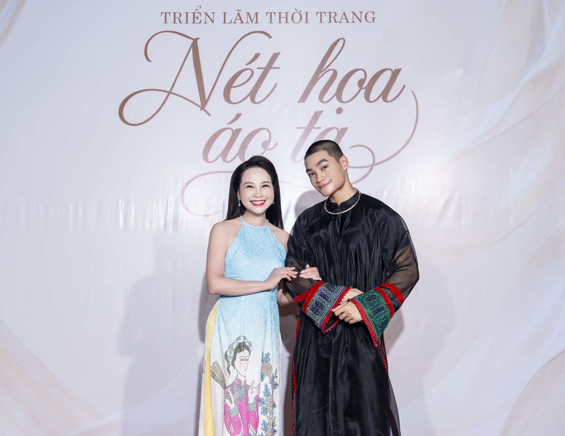 MC Mỹ Lam và NTK Chế Quyết Tiến.