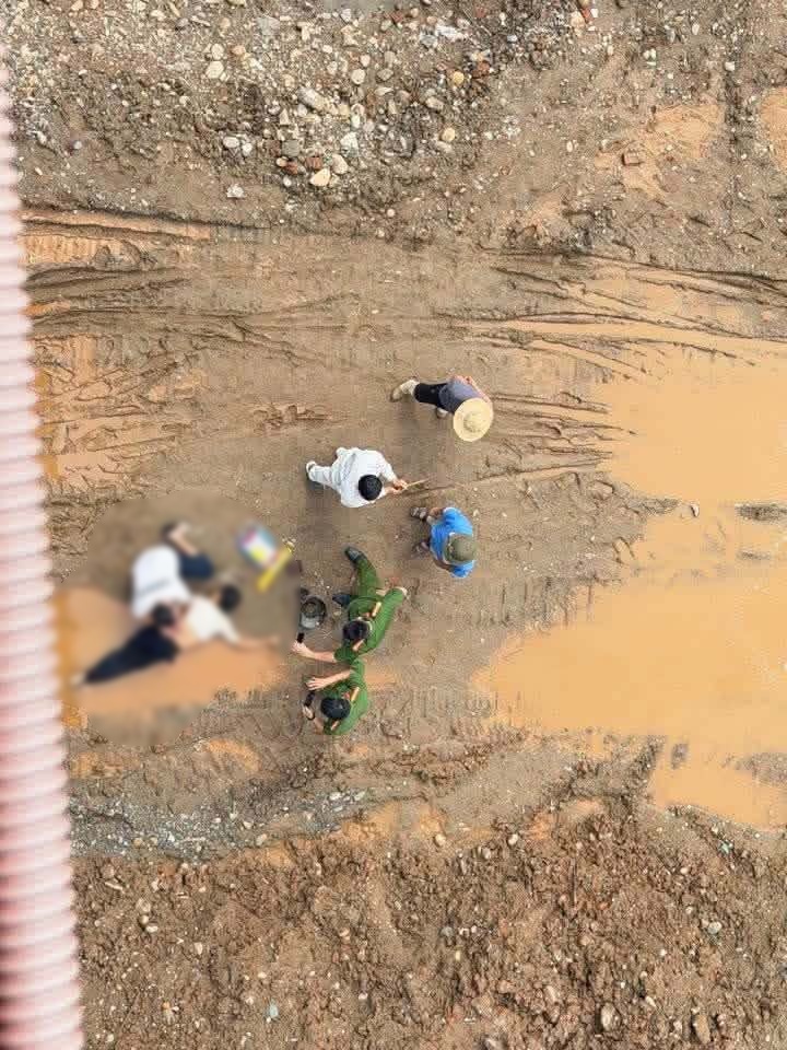 Thi thể người đàn ông được xác định tại khu vực thi công bờ kè Phố Lu cũ.