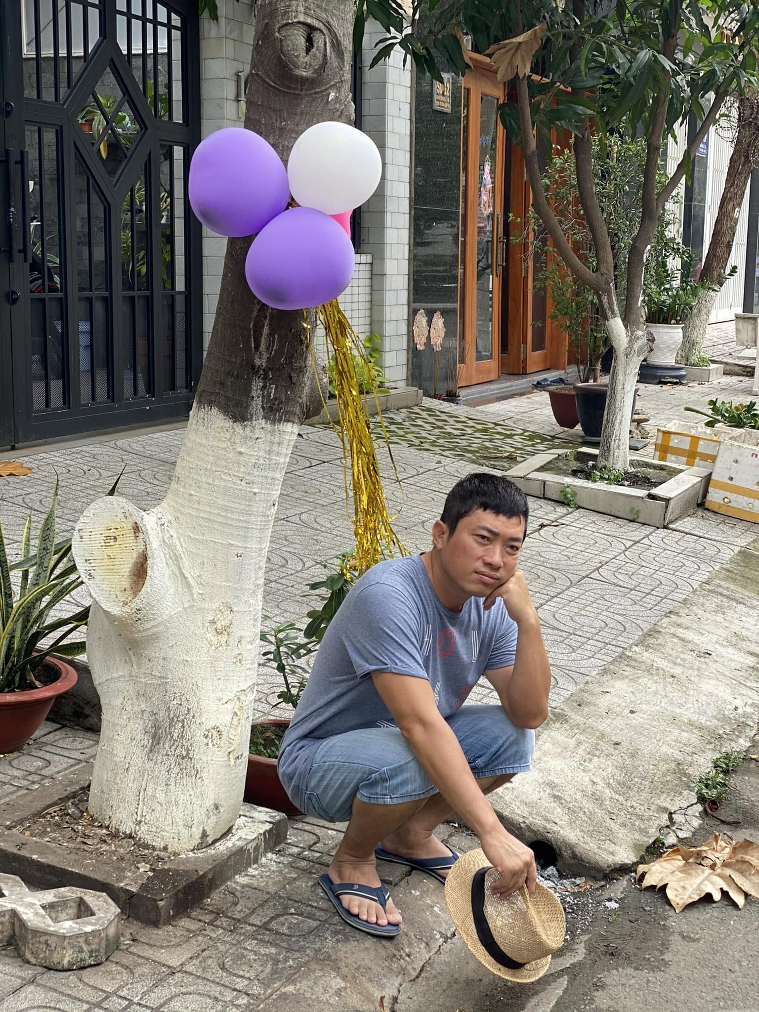Sau những thăng trầm, Kinh Quốc ngày càng sống kín tiếng