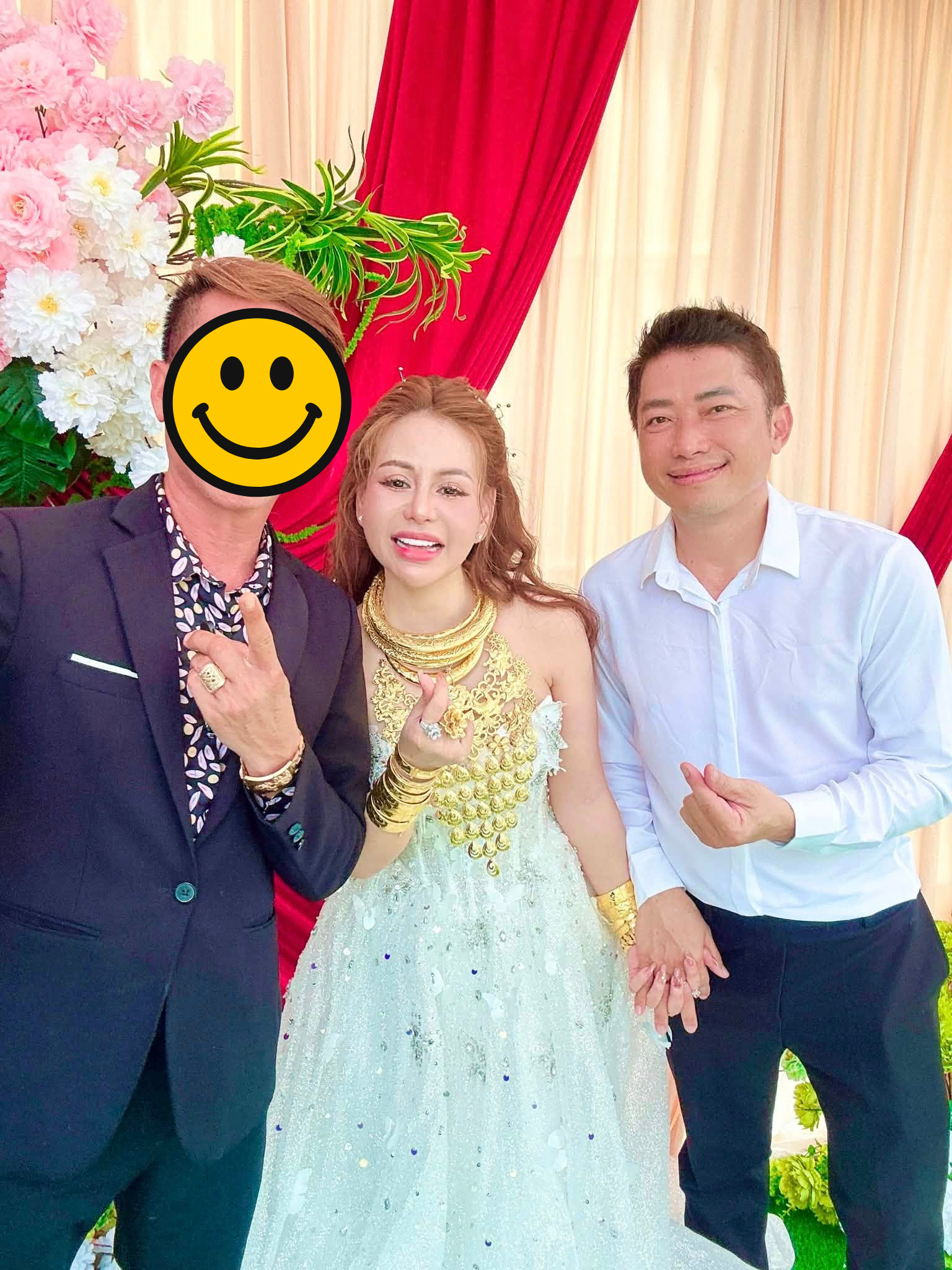 Hình ảnh trong hôn lễ của Kinh Quốc