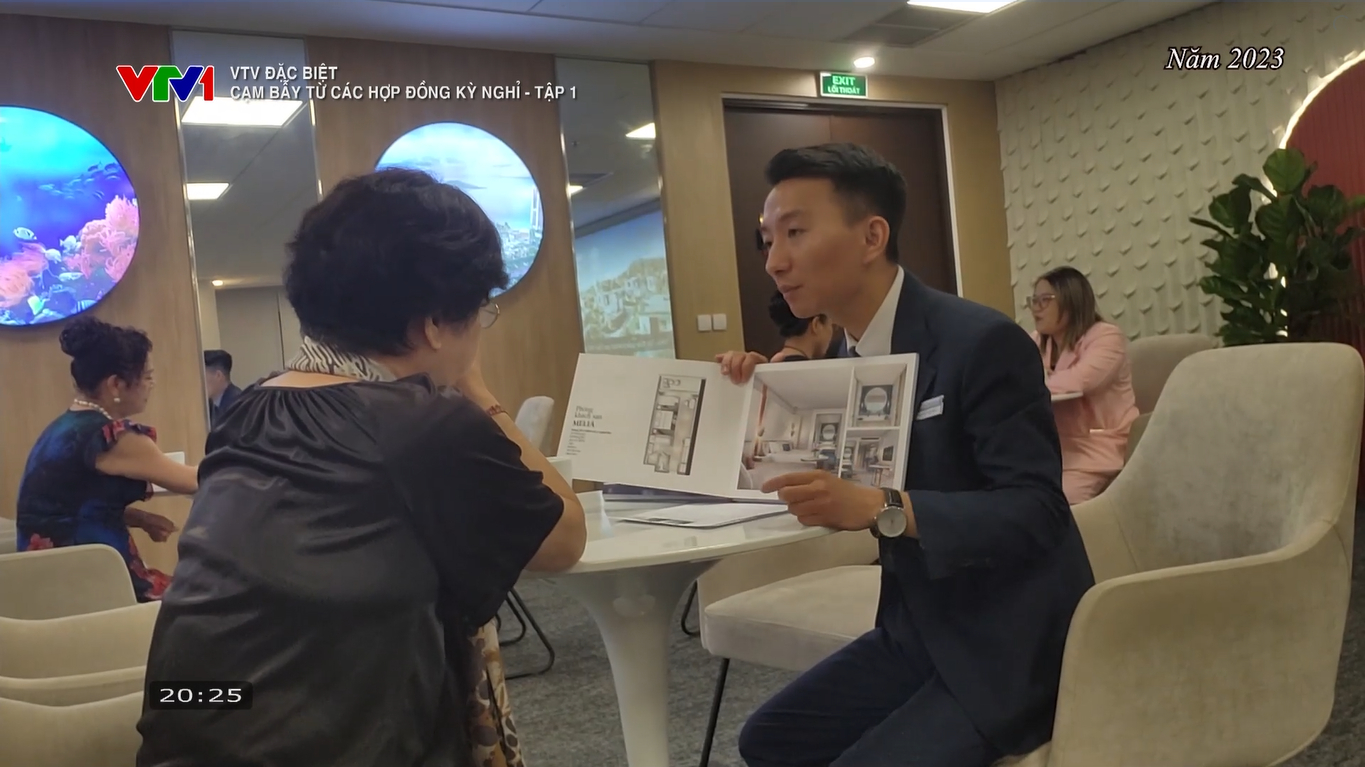 Thứ duy nhất mà khách hàng nhìn được, sờ được là những bản hợp đồng - Ảnh: Đài THVN