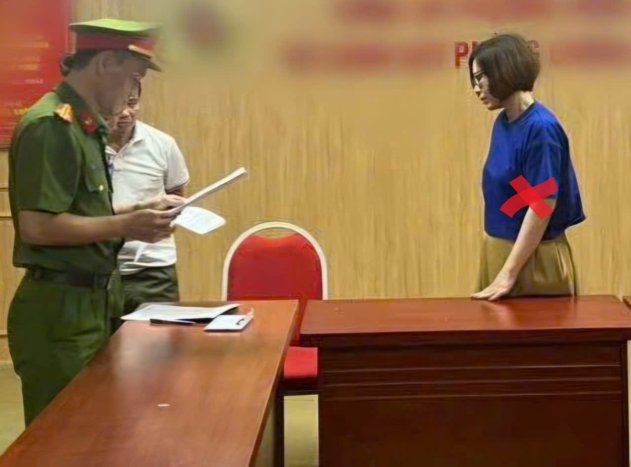Nguyễn Thị Thanh Hoàn tại cơ quan công an - Ảnh: Công an Hải Phòng
