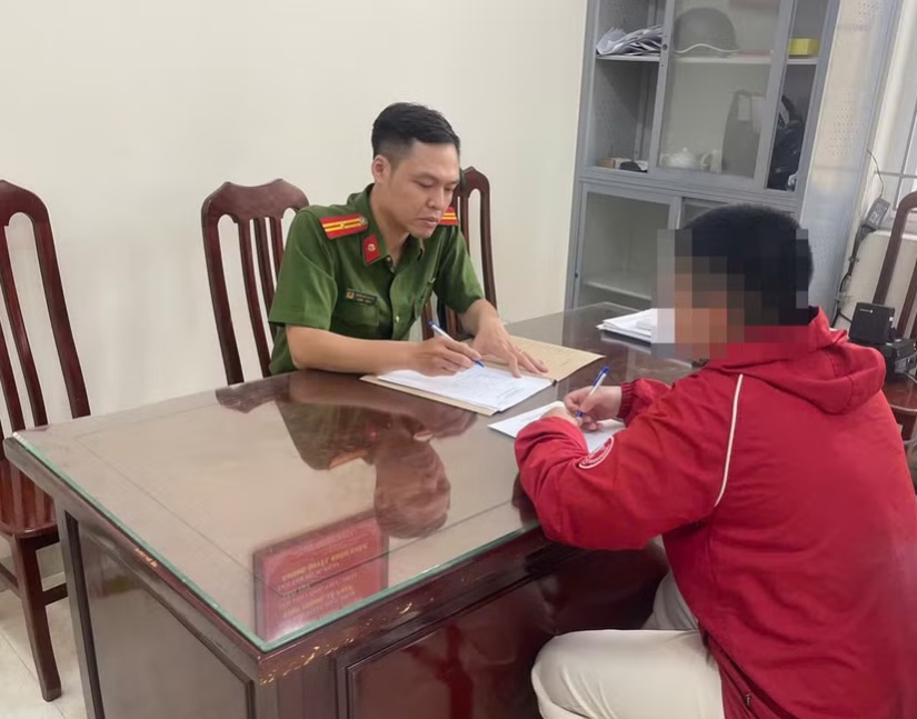  N.H.Y làm việc tại cơ quan chức năng. (Nguồn ảnh: ANTĐ)