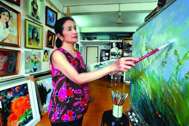 Tìm đến hội họa khi mối tình duy nhất qua đời.