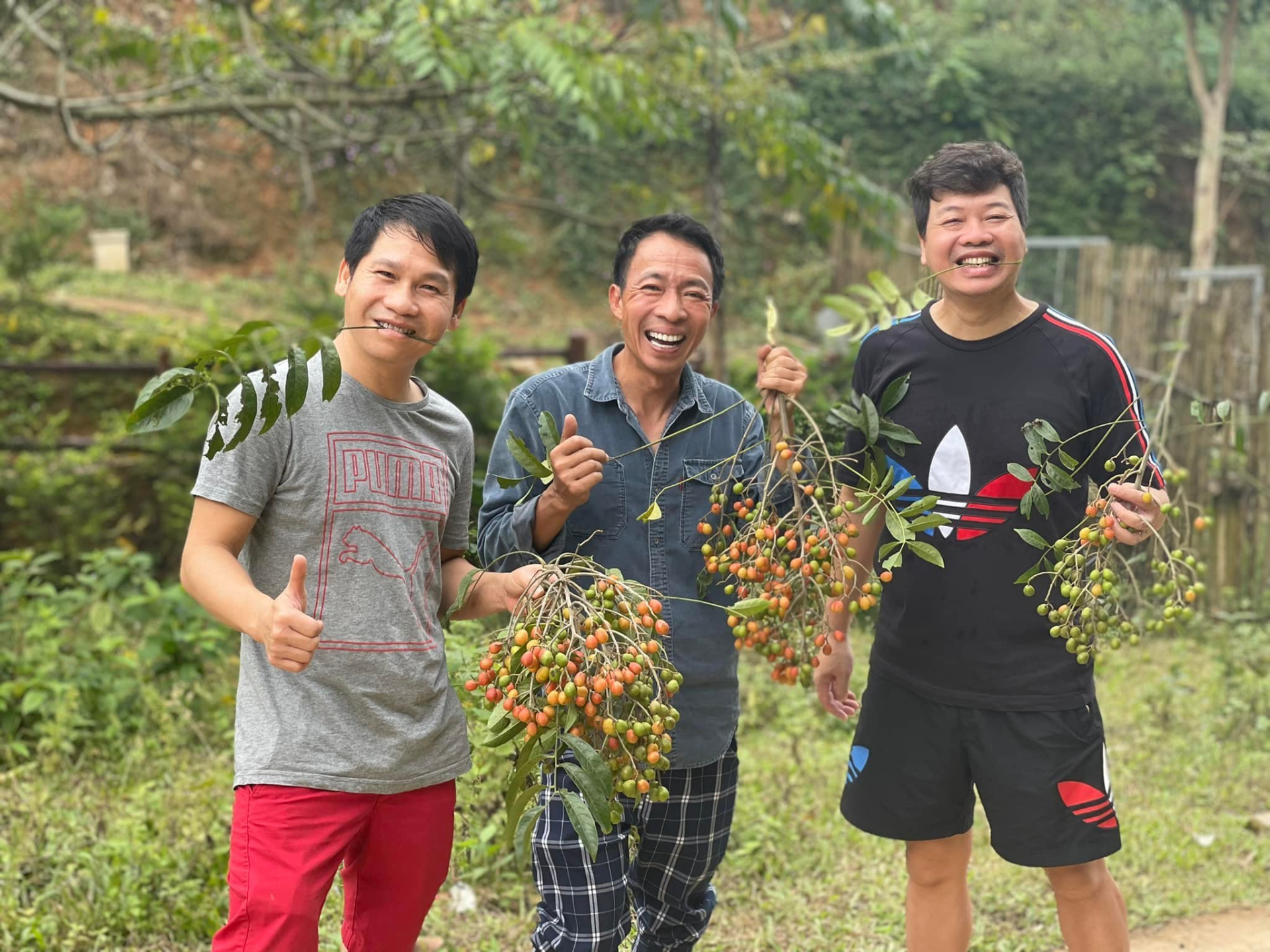 Nam nghệ sĩ có mối quan hệ thân thiết với Trọng Tấn, Đăng Dương, tạo nên 