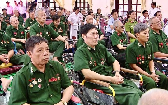 Bộ Nội vụ đề xuất tăng mức chuẩn trợ cấp ưu đãi người có công với cách mạng lên 3,012 triệu đồng/tháng, áp dụng từ ngày 1/7/2026. (Ảnh: Người Lao động)