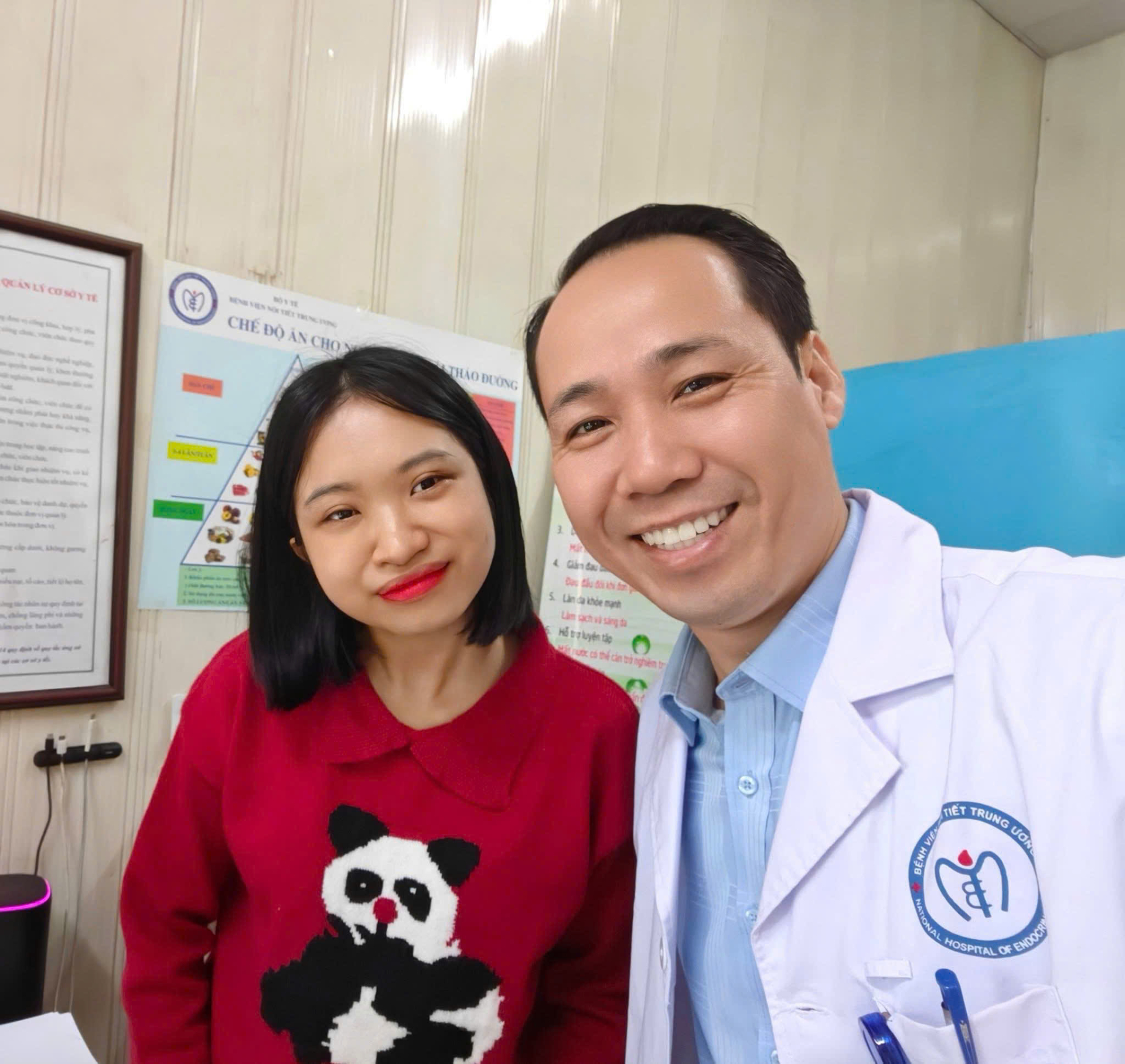   ThS.BS. Nguyễn Giang Nam tư vấn lối sống lành mạnh cho người trẻ.  