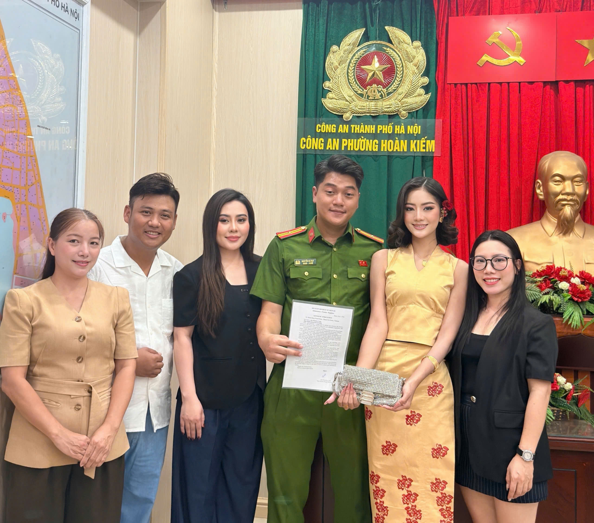 Ban tổ chức cuộc thi Miss Multicultural World 2026 cũng đồng hành cùng nàng hậu trong quá trình tìm kiếm lại tài sản.