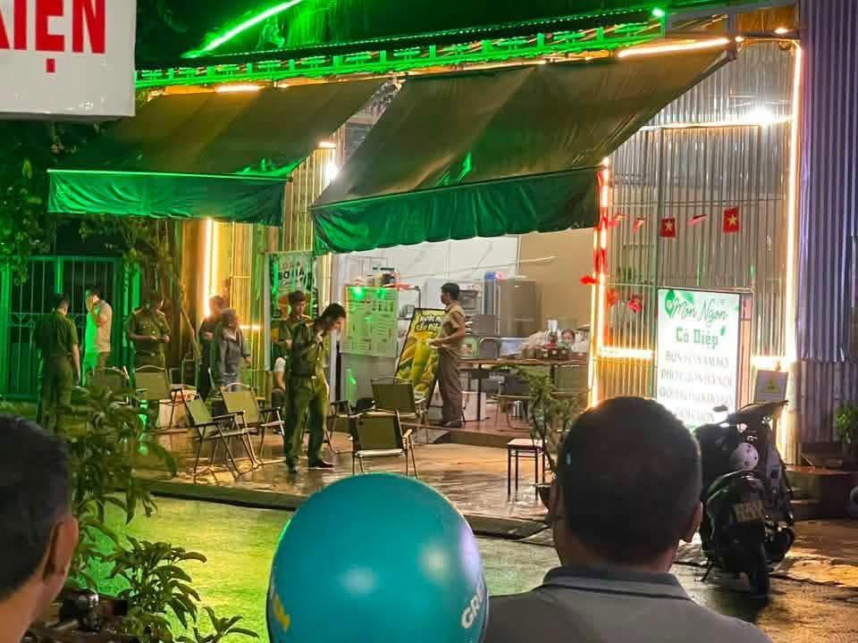 Hiện trường vụ người đàn ông bị sát hại sau 5 phát súng. (Ảnh cắt từ clip)