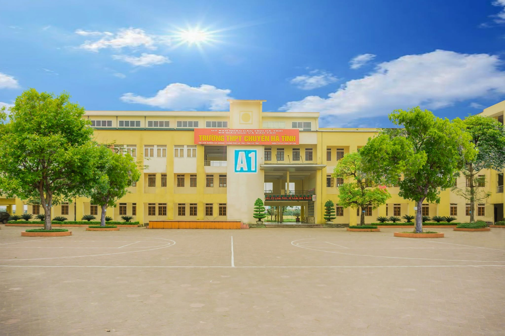 Trường THPT Chuyên Hà Tĩnh có 79 điểm 10 môn Toán trong kỳ thi Tốt nghiệp THPT 2026. (Ảnh: Fanpage Trường THPT Chuyên Hà Tĩnh)