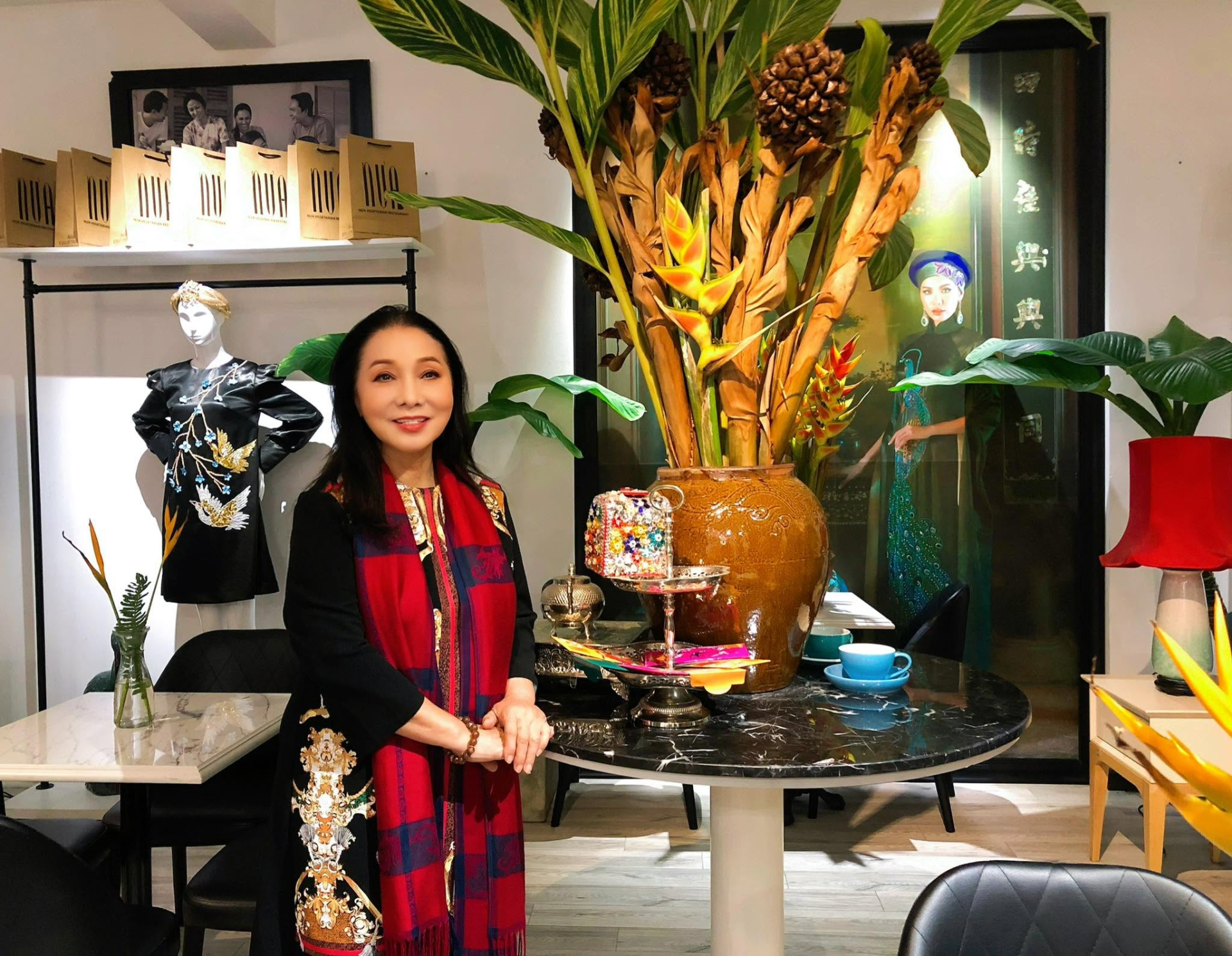 Nữ NSND đi hát từng được công an đưa đón: Là
