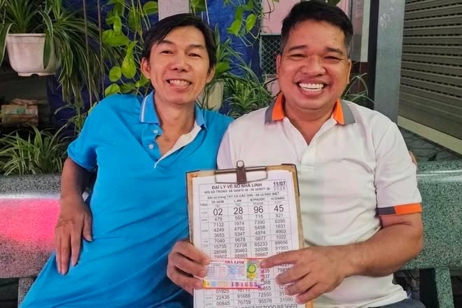 Anh Mạnh vừa trúng số lần thứ 5, với số tiền là 240 triệu đồng (chưa trừ thuế thu nhập cá nhân). Ảnh: Tri thức - Znews.