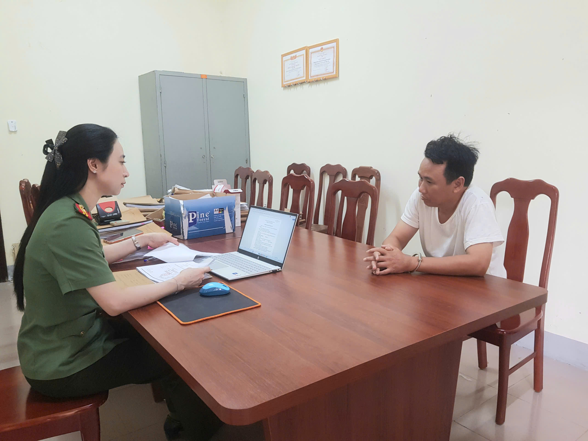 Bị can Chiến tại cơ quan công an - Ảnh: Công an Nghệ An