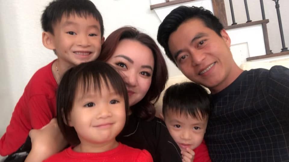 Xuân Mai bên chồng và các con