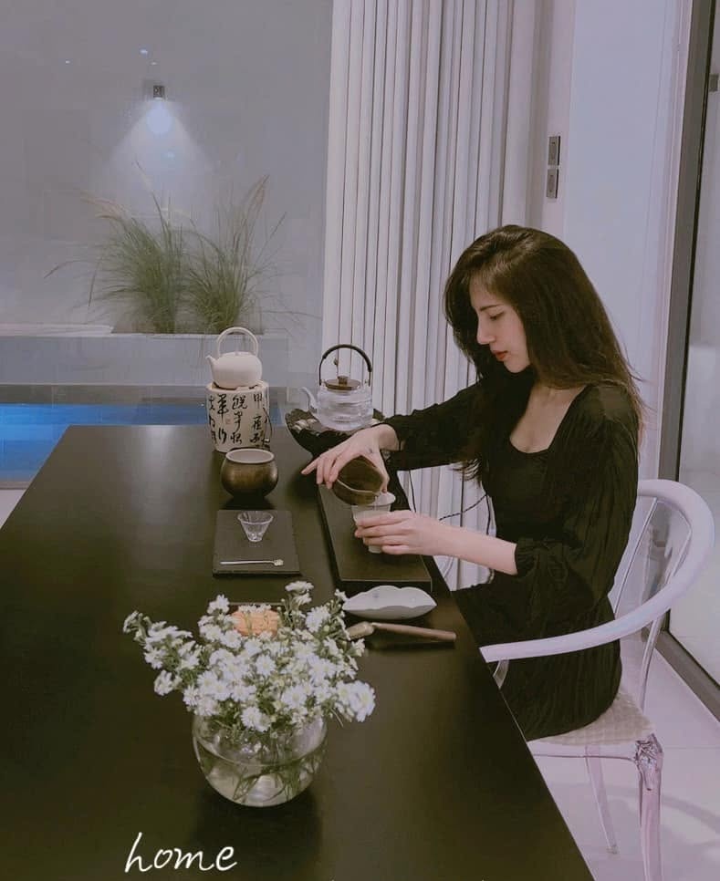 Thủy Tiên đã sống kín tiếng nhiều năm qua