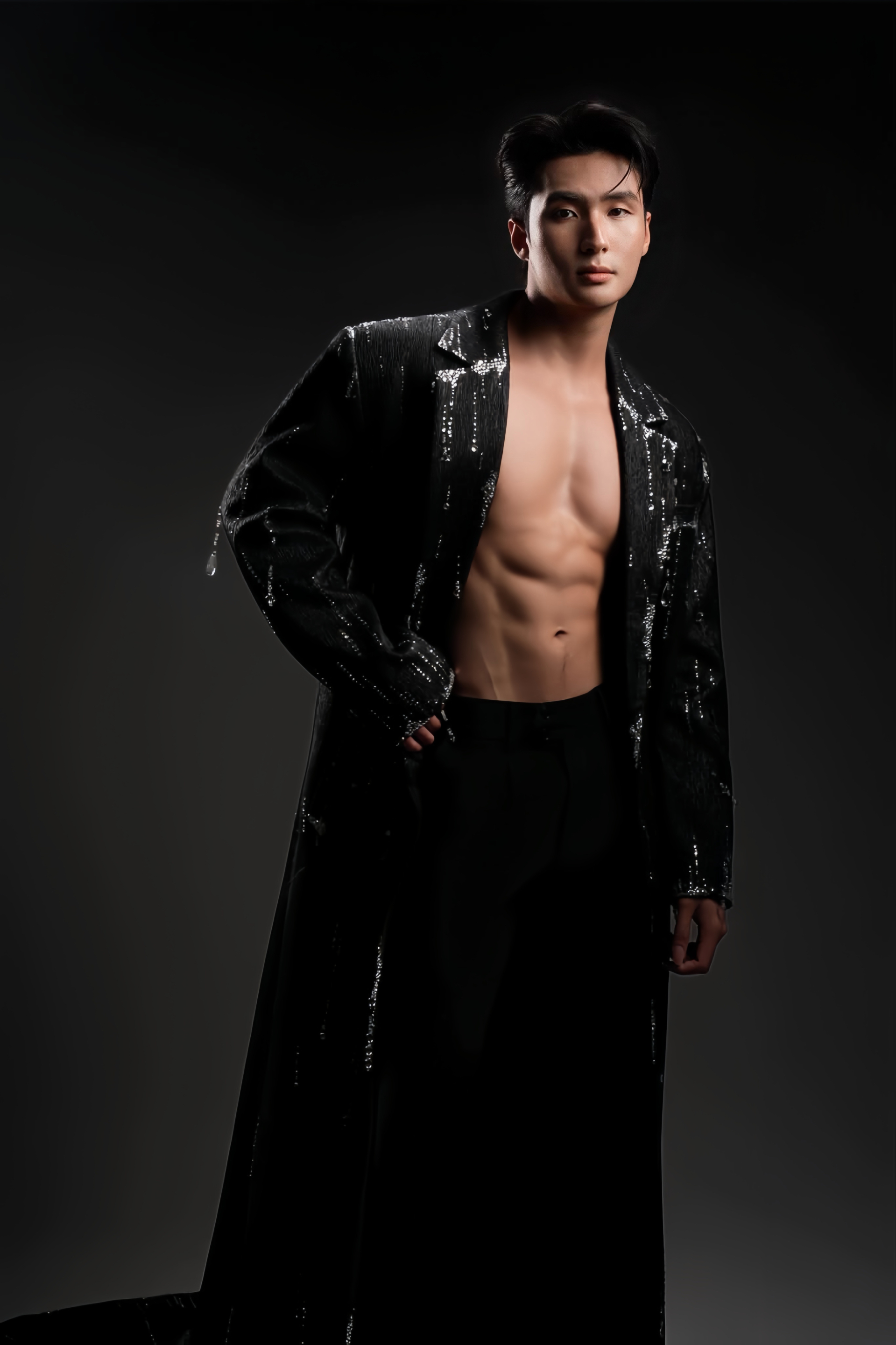 Nam vương Nguyễn Hàn Việt đặt mục tiêu top 5 Mister Supranational 2026