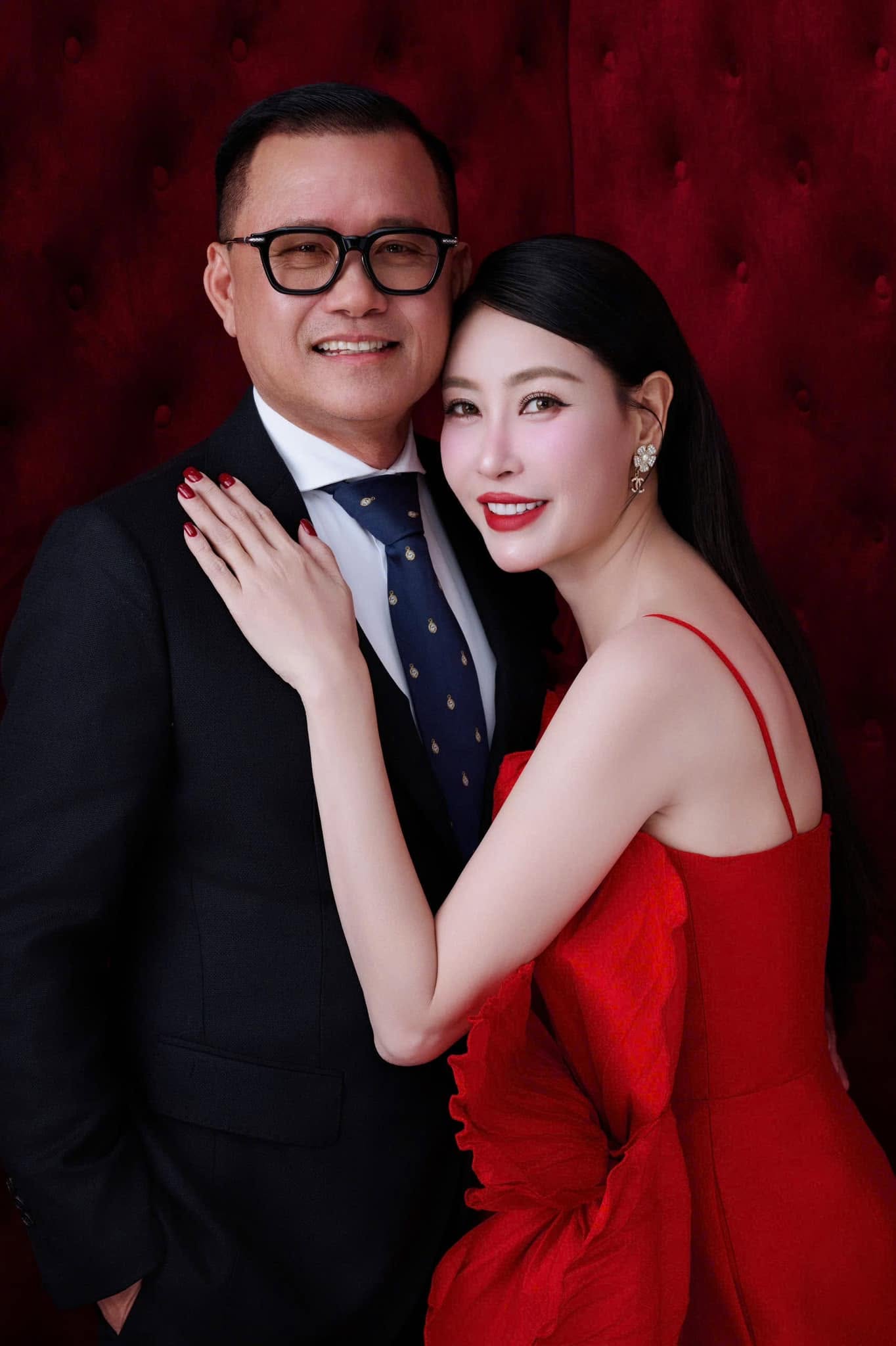 Hoa hậu đăng quang trẻ nhất Việt Nam nhắn gửi một đại gia: