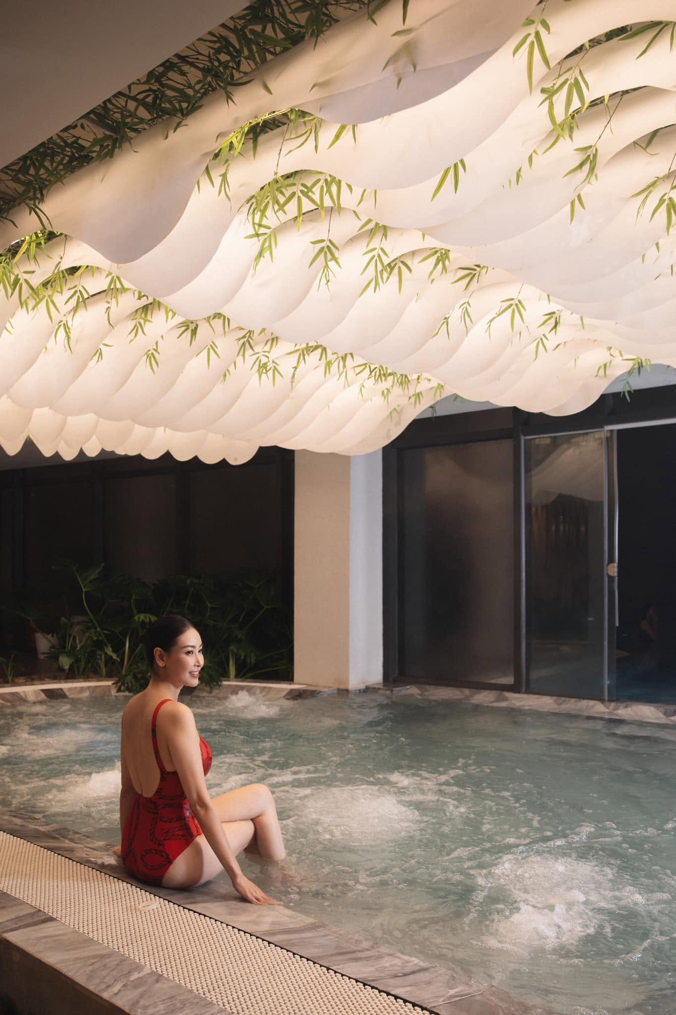 Vì cuộc sống viên mãn nên ở tuổi 50, Hà Kiều Anh vẫn trẻ đẹp đáng ngưỡng mộ
