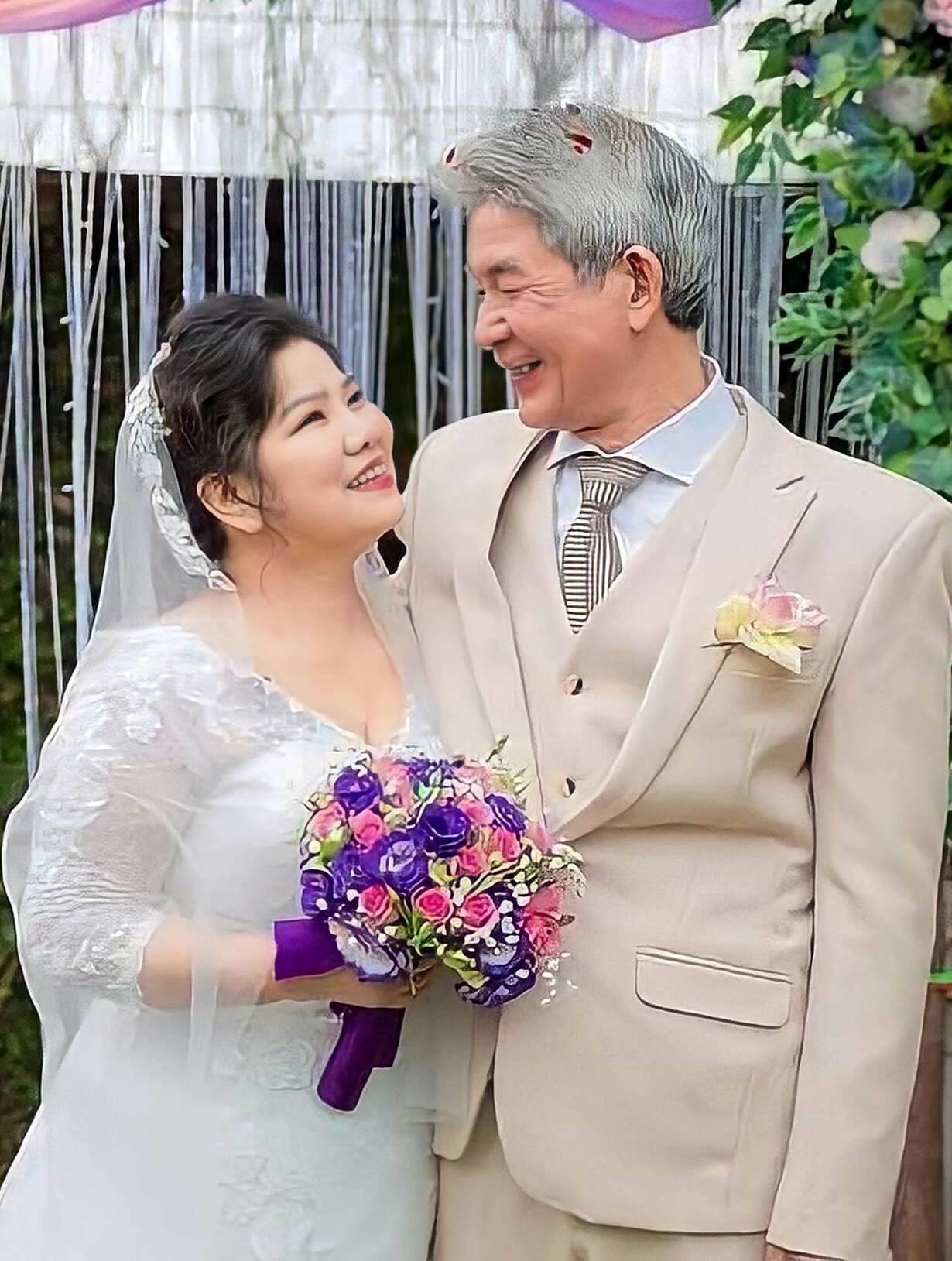 NSND Thanh Hoa và chồng.
