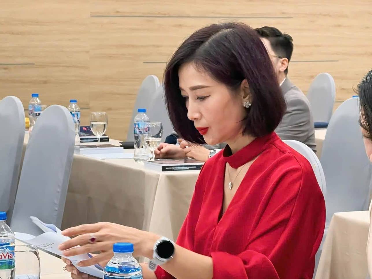 Hoa khôi một thời Thu Hương.