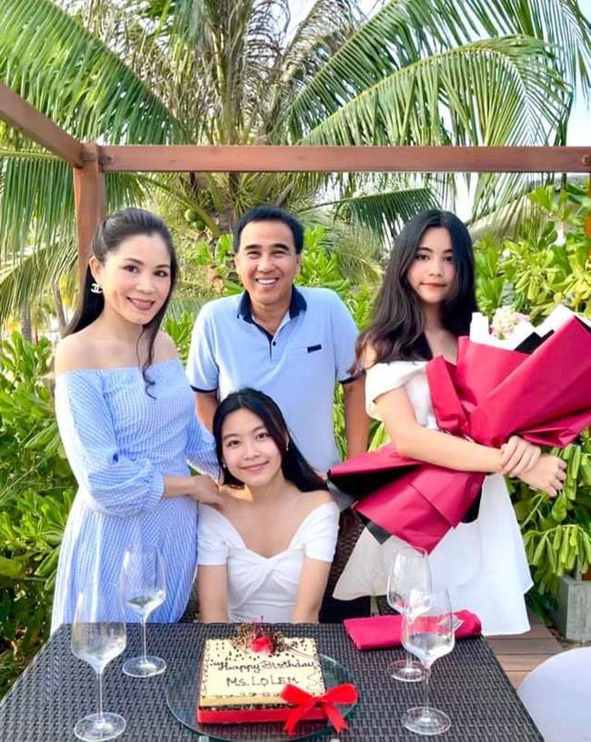 Gia đình hạnh phúc của Quyền Linh.