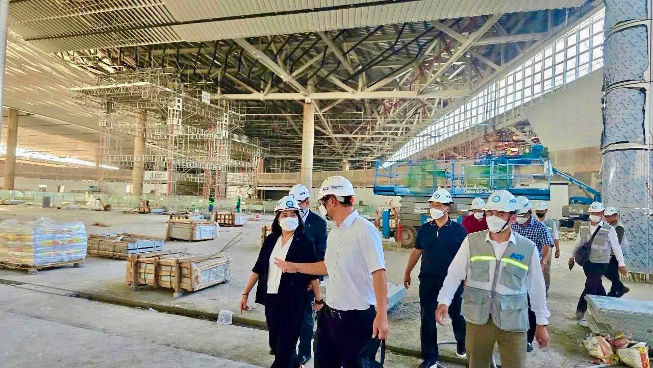 Hàng loạt 'ông lớn' hàng không quốc tế đổ về 'phi trường tỷ đô' của Việt Nam trước ngày trọng đại