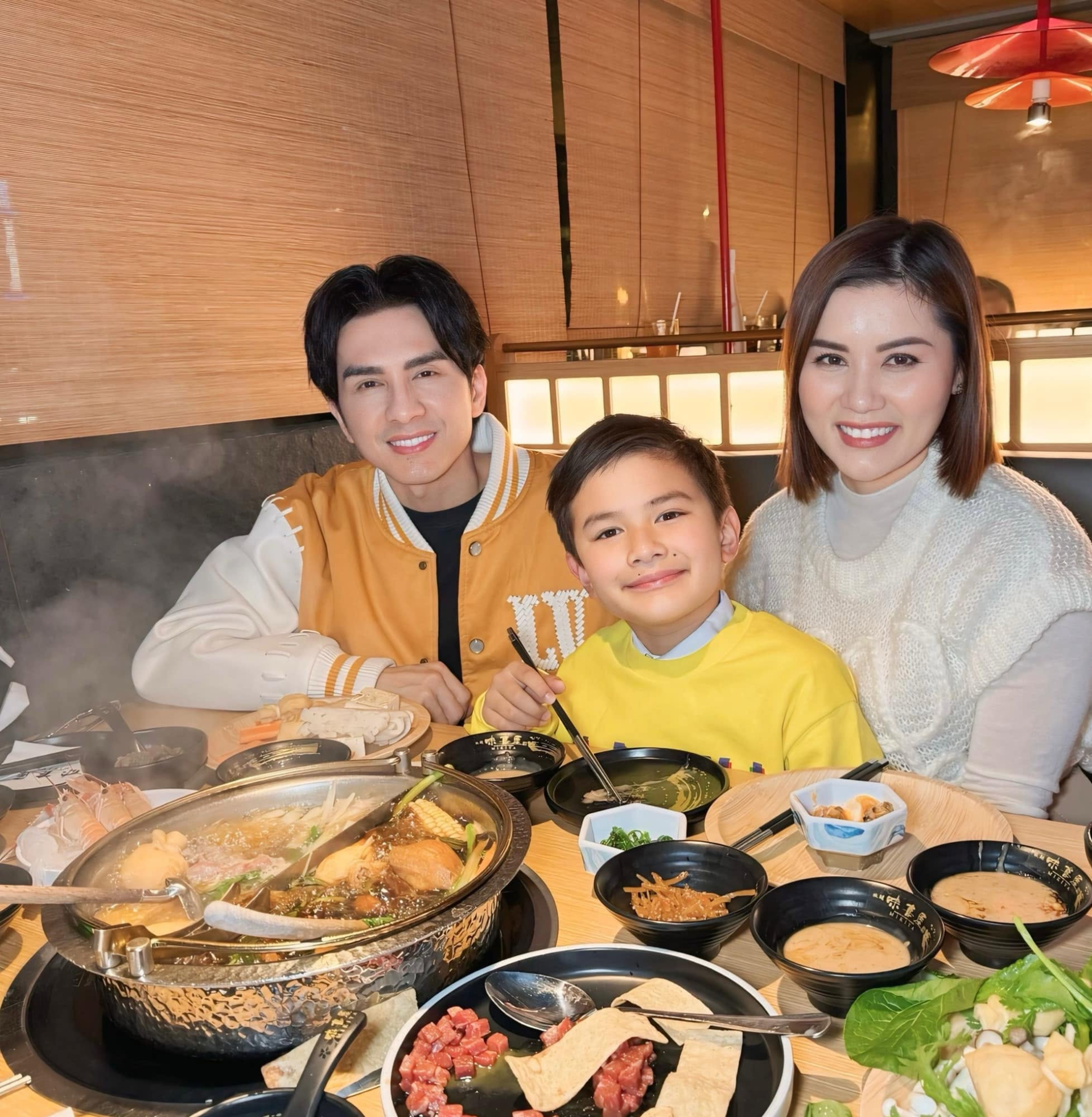 Đan Trường và vợ cũ có mối quan hệ bạn bè sau ly hôn, cùng nhau chăm con trai chung Thiên Từ.