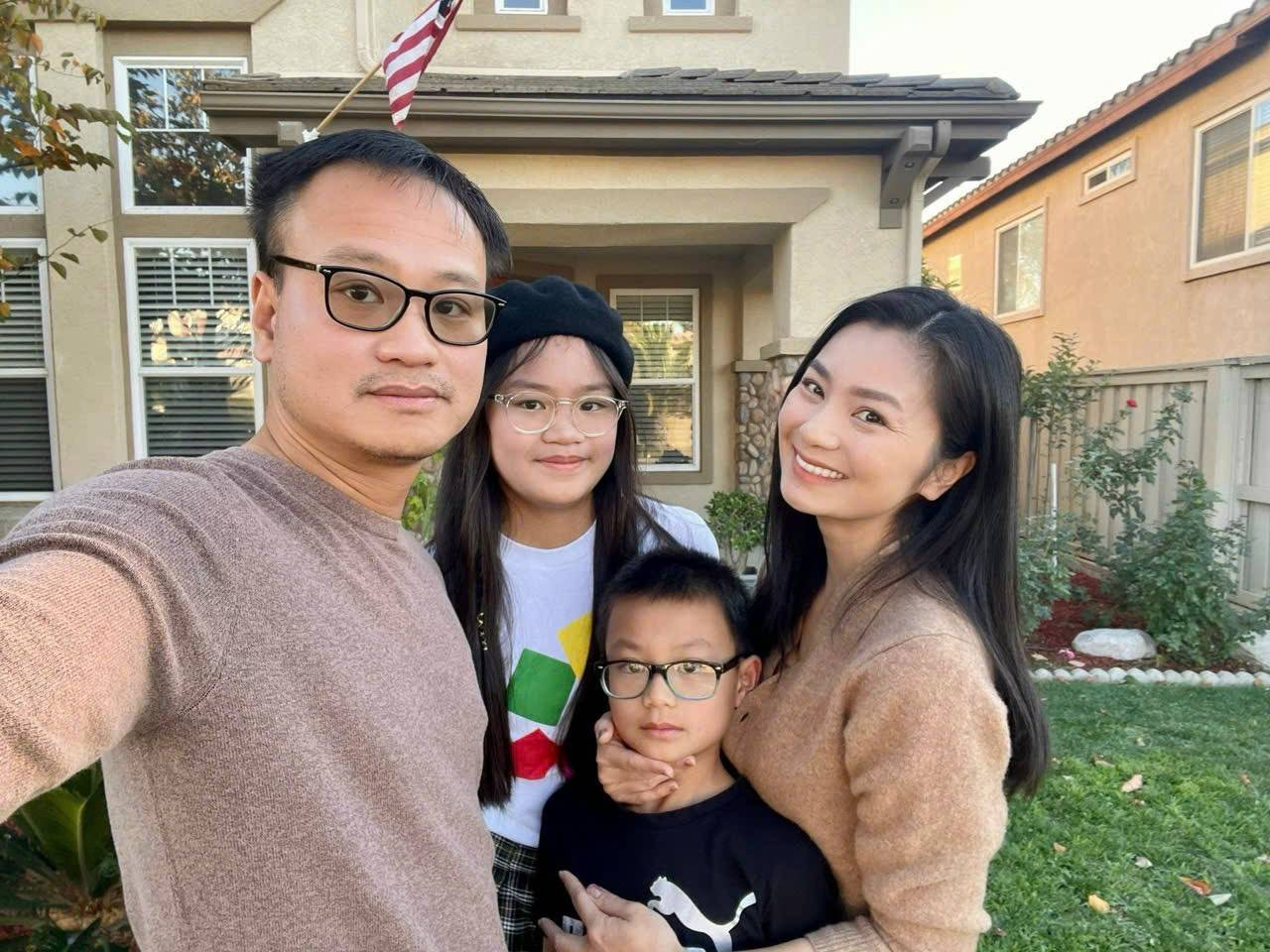 Gia đình viên mãn của Diệu Hương.