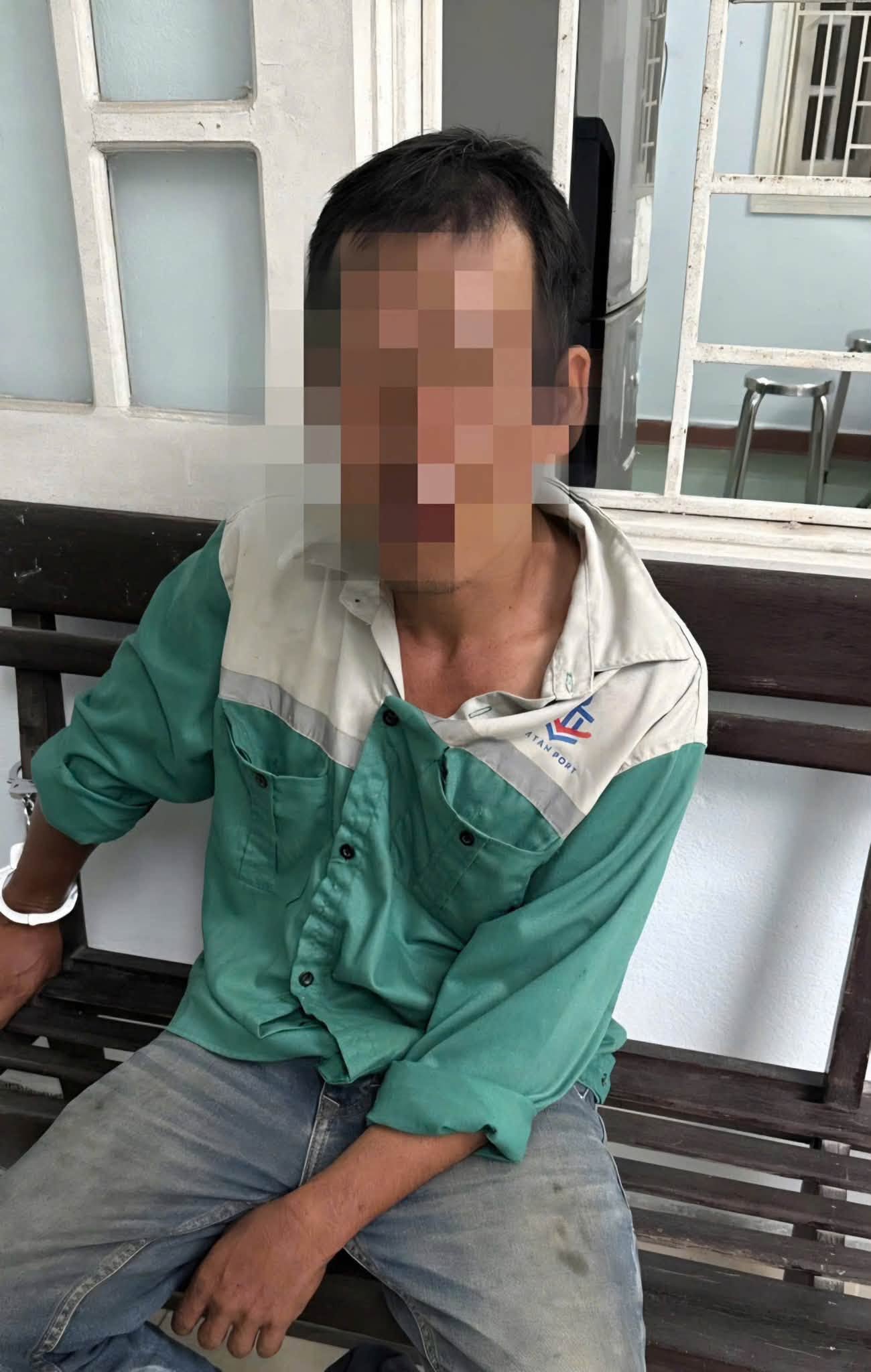 Công an đồng loạt kiểm tra 134 người ở 8 quán quán cà phê lúc rạng sáng