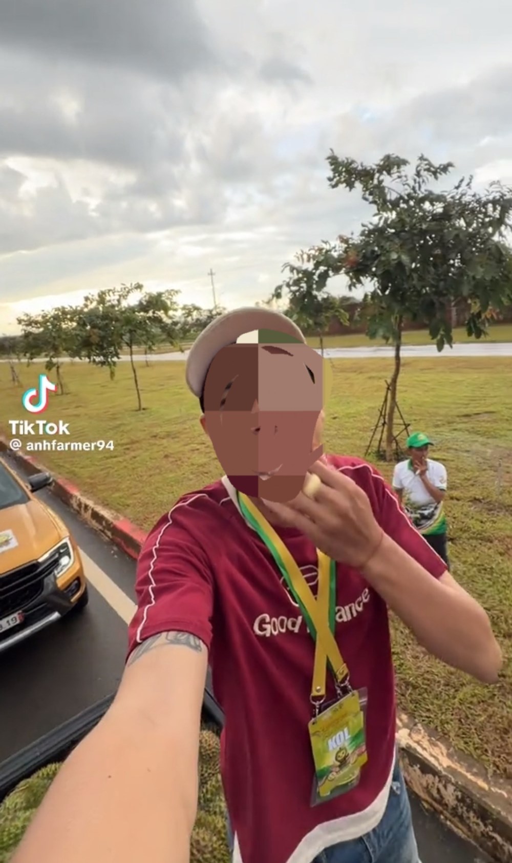 Nam Tiktoker có phát ngôn thiếu chuẩn mực. (Ảnh cắt từ clip)