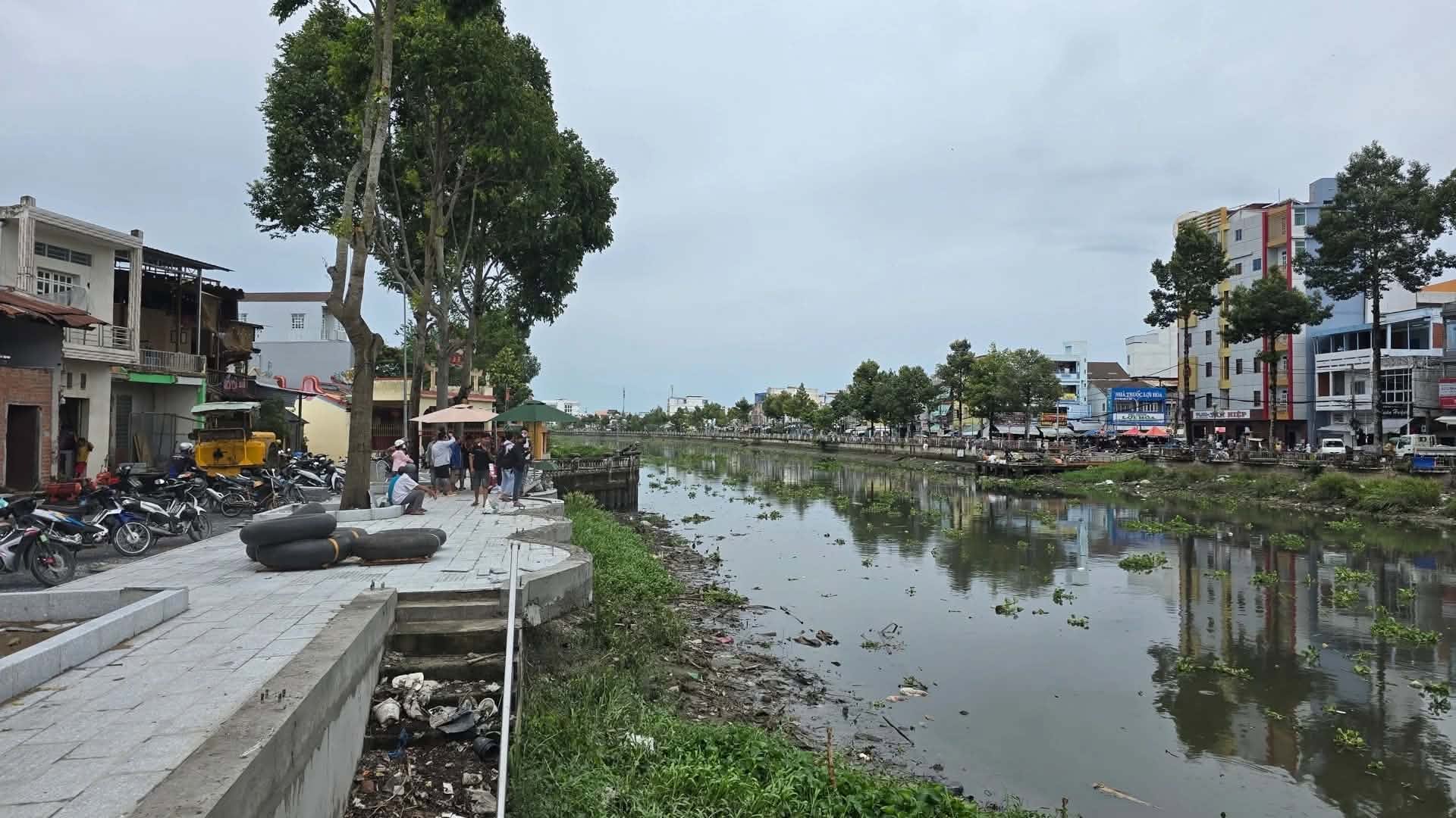 Khúc sông nơi anh D. gặp nạn. (Ảnh: Dân Việt)