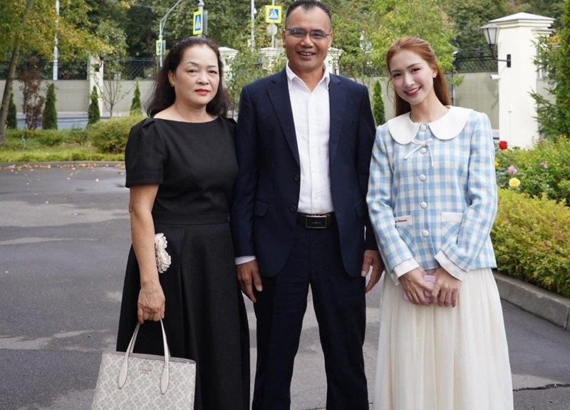 Trong showbiz Việt, Hòa Minzy nổi tiếng là người con hiếu thảo