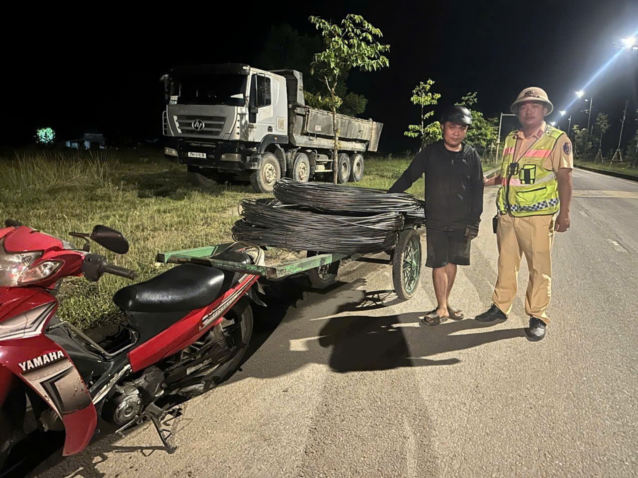 Phan Văn Nam bị bắt quả tang - Ảnh: Công an Đà Nẵng