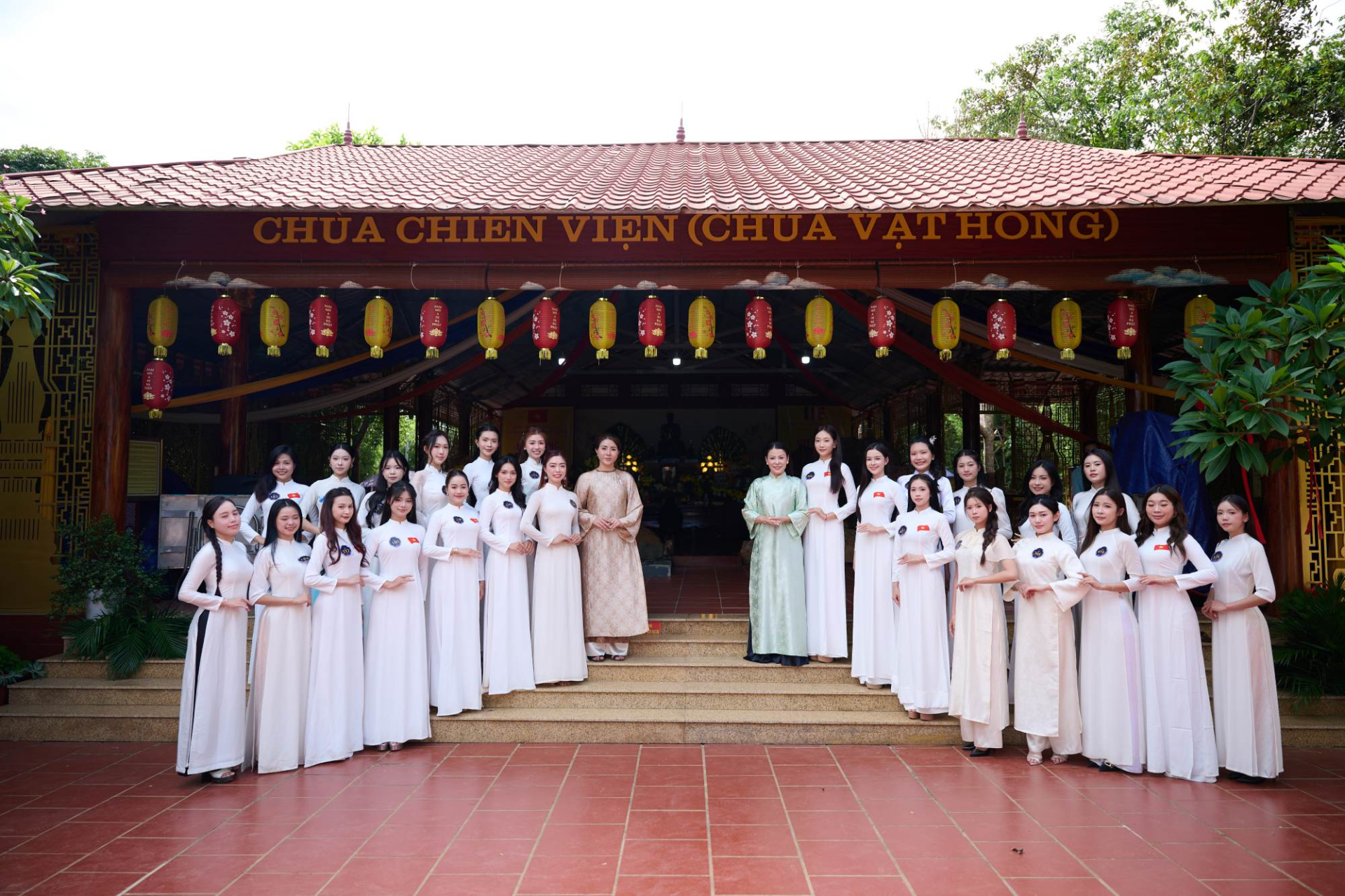 Vòng thi lạ của Miss Galaxy Vietnam 2026: Thí sinh phải bắt cá, bắt gà, cho dê ăn