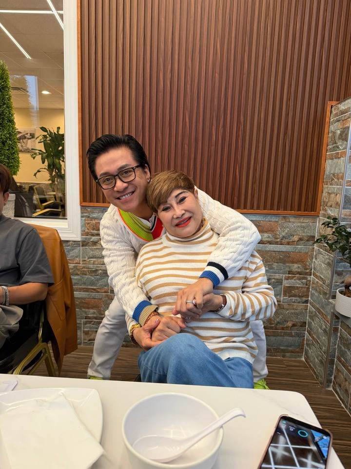 Tuấn Hưng và bà bầu Liên Phạm - vợ cũ Đàm Vĩnh Hưng.