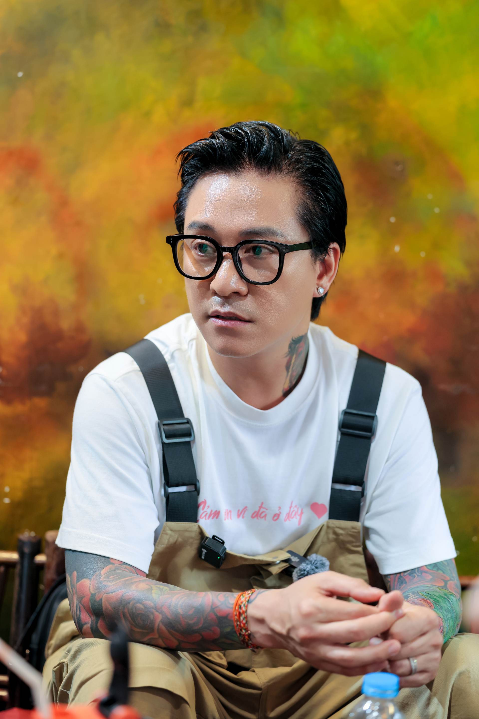 Tuấn Hưng hủy show, tự test chất cấm trước khi công khai đưa vợ và 3 con sang Mỹ định cư
