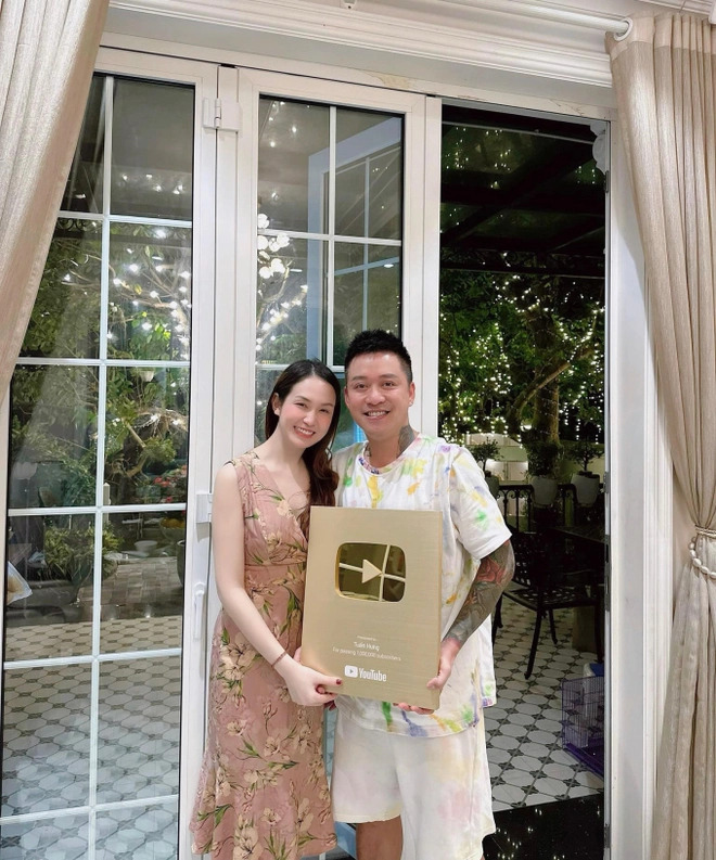 Biệt thự Tuấn Hưng bỏ lại Việt Nam sau khi đưa vợ con sang Mỹ sống