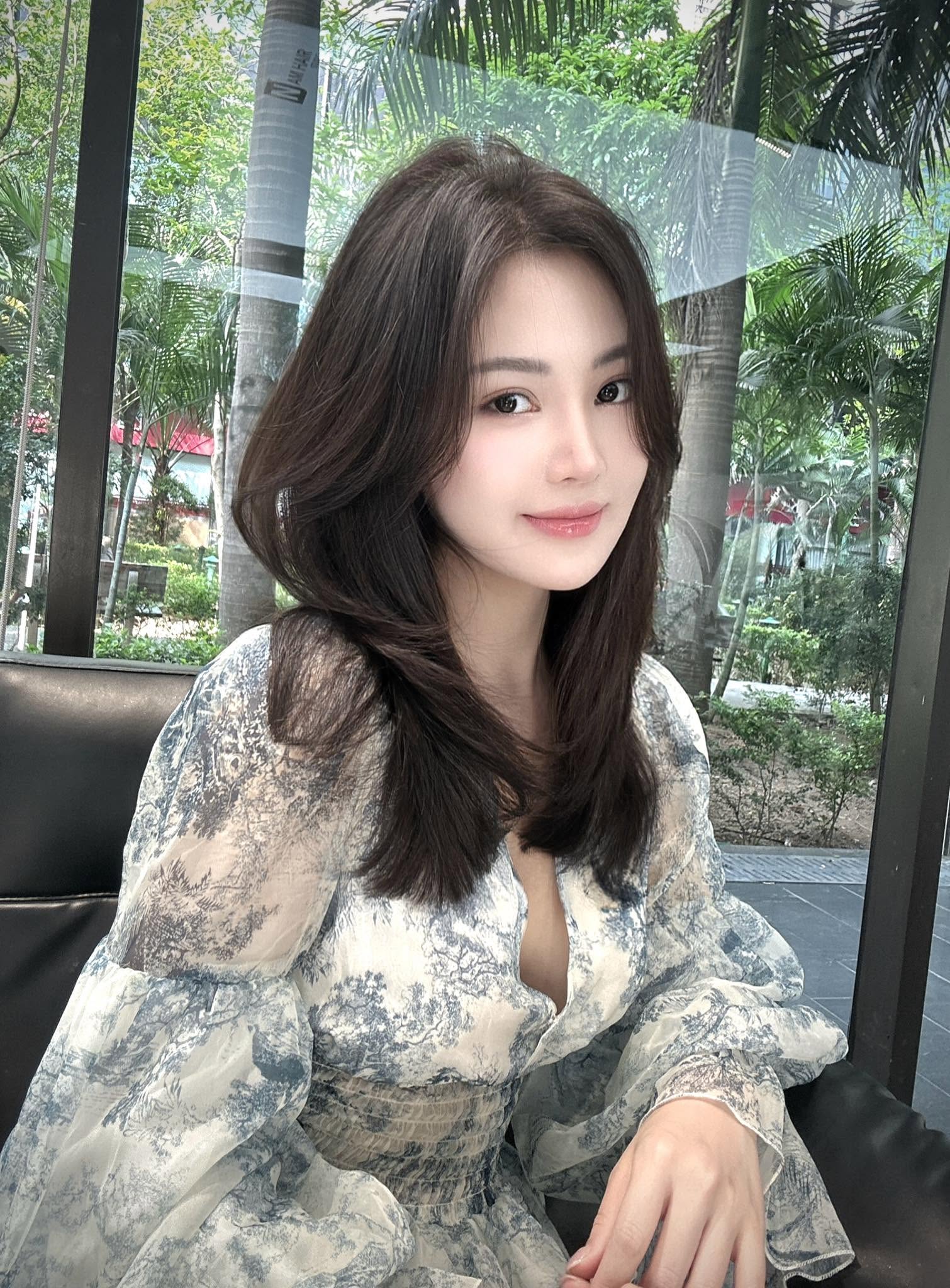 Nhan sắc và học vấn của Á khôi Hà Nội Nguyễn Thu Trà
