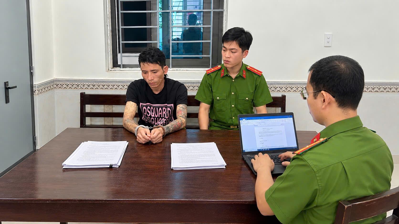 Đối tượng Trần Hùng Phi tại Cơ quan Công an - Ảnh: Công an Nghệ An