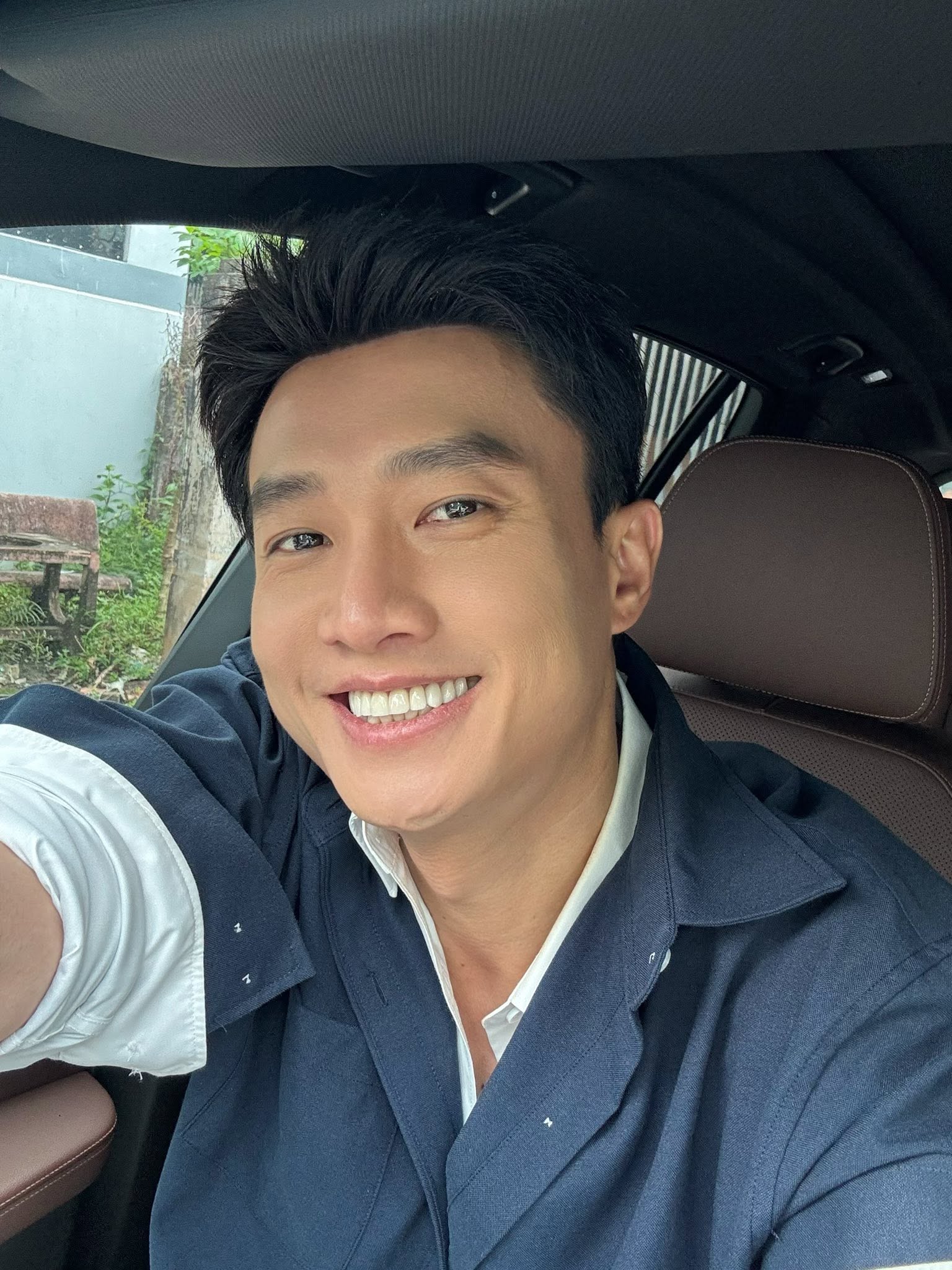 Dù thường xuyên vướng tin đồn tình cảm với nhiều mỹ nhân trong showbiz Việt, nhưng đến nay Quốc Trường vẫn sống một mình