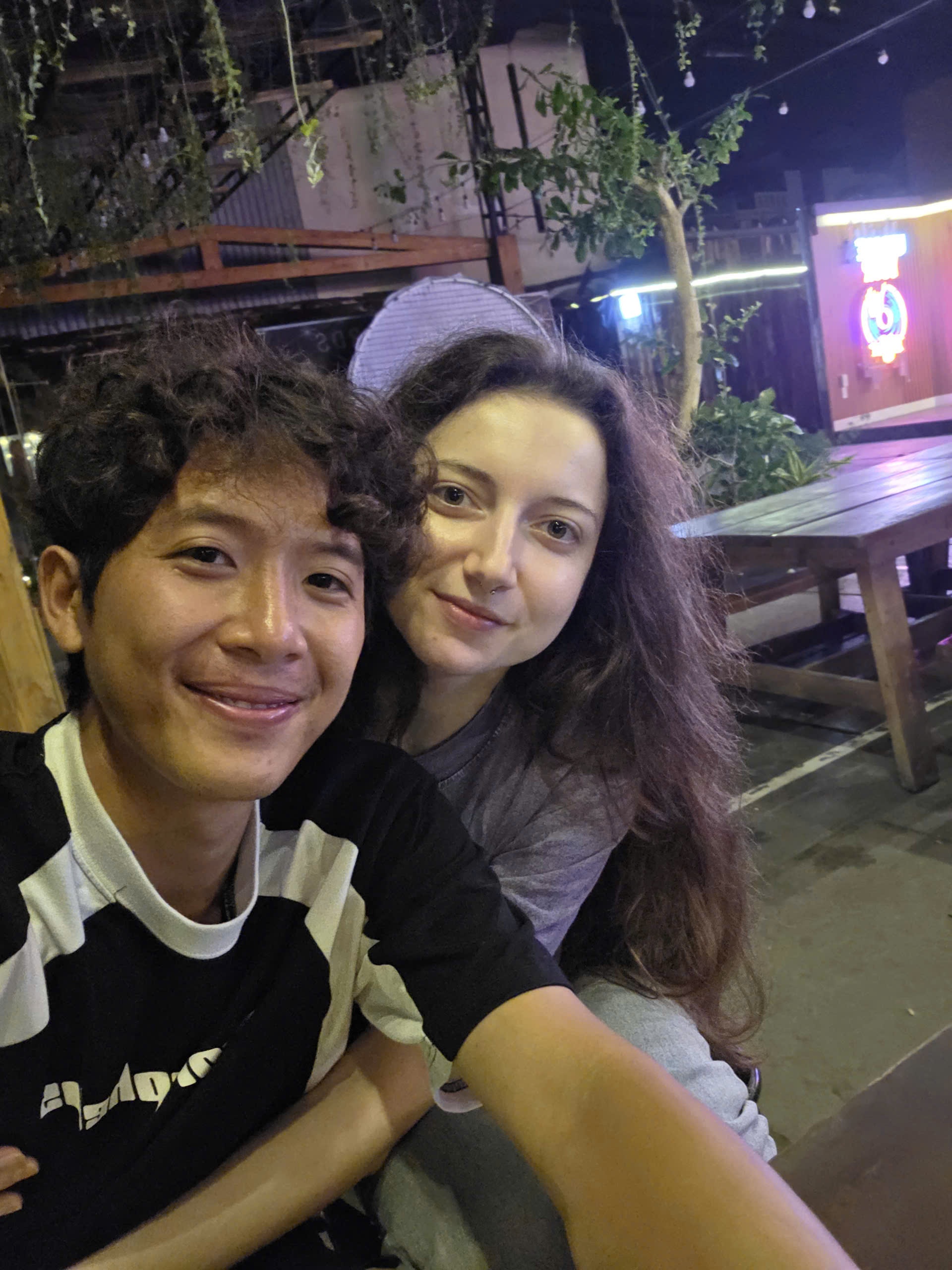 Cặp đôi Nguyên Anh và Anastasiia. (Ảnh: Tri thức - Znews)