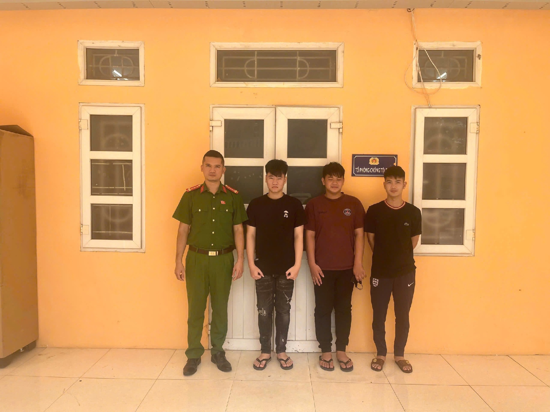 Các đối tượng liên quan vụ trộm cắp tài sản - Ảnh: Công an Hà Nội