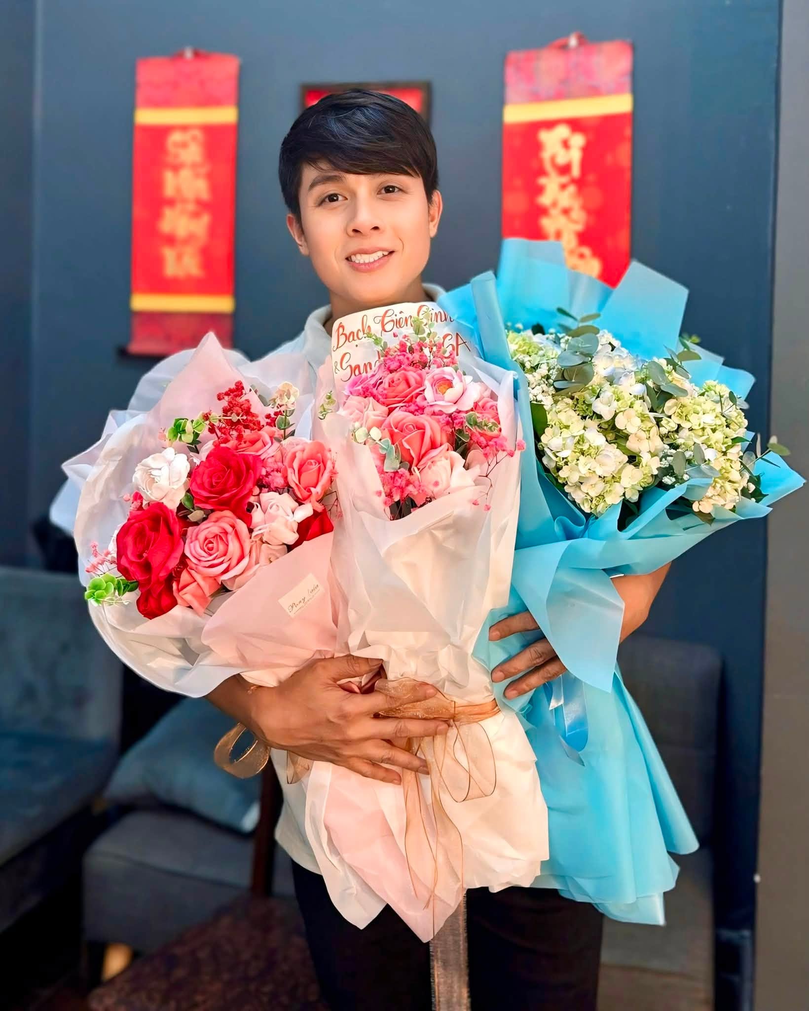 Ngoài kinh doanh, Hòa Hiệp vẫn miệt mài với các vai diễn trên sân khấu