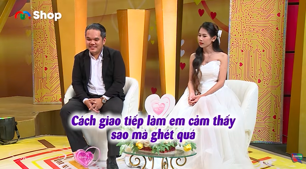 Những ngày đầu làm việc chung, Hồng cảm thấy ghét Khoa. (Ảnh chụp màn hình)